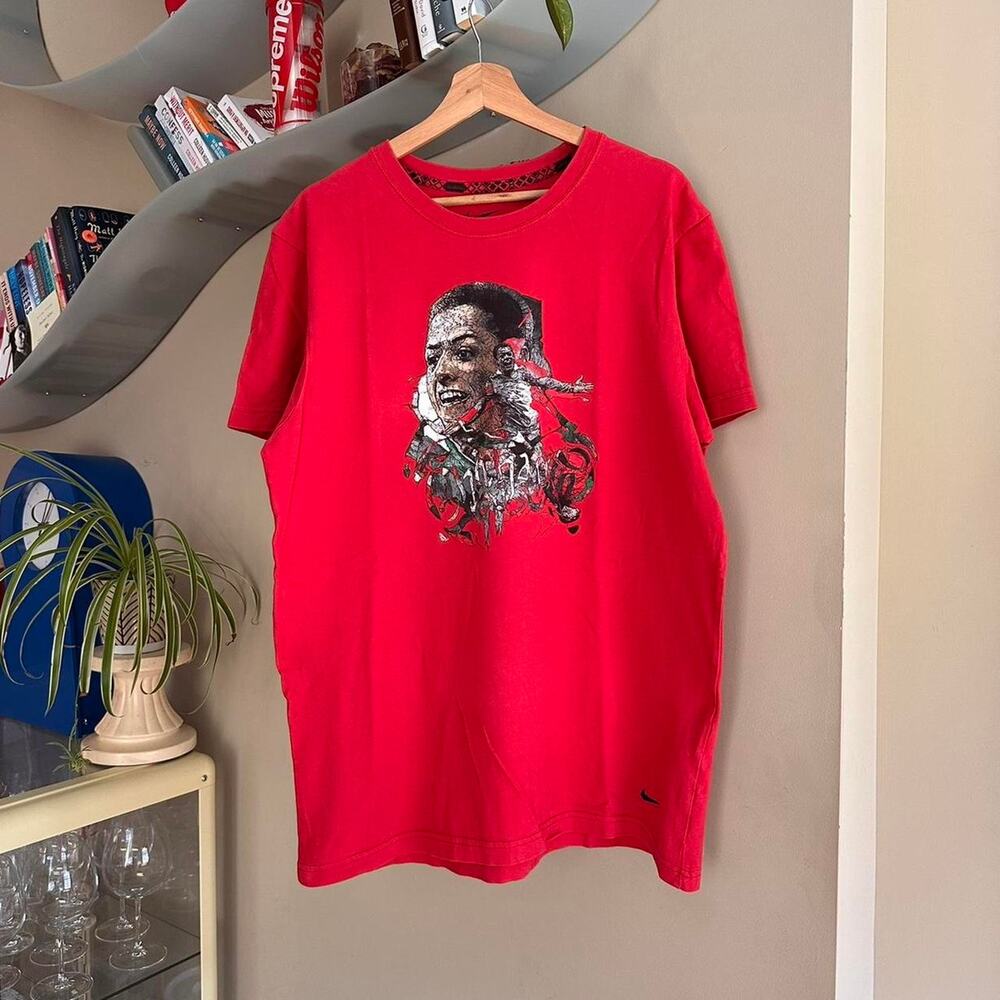 Vintage Y2K Chicharito Nike Shirt